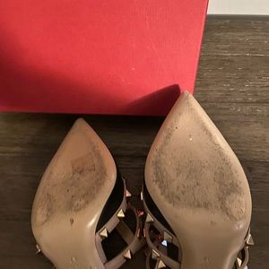 Authentic Valentino Garavani woman’s heels.